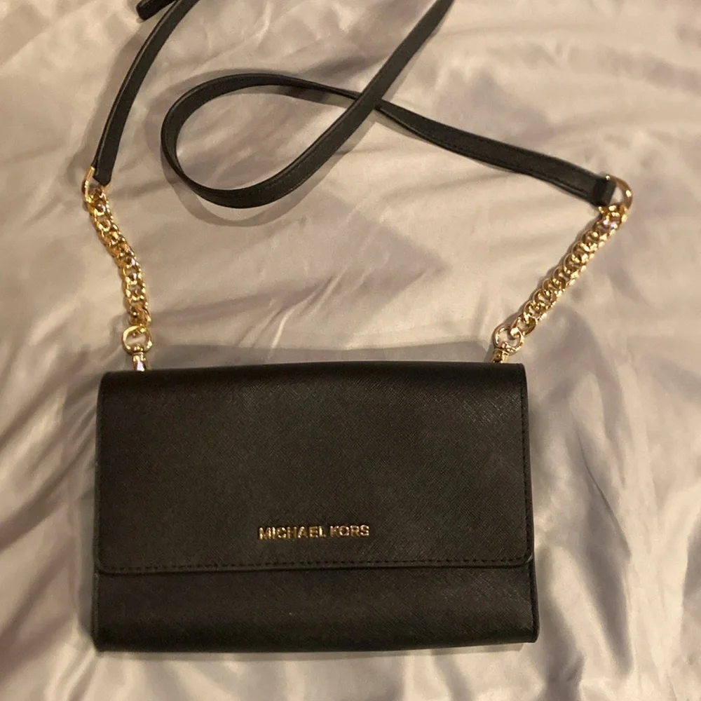 Michael Kors Saffiano Leather Black Convertible Crossbody with Gold Chain (ABBA) - Picture 3 of 16